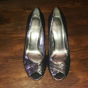 Metallic Gunmetal Gray Heels - size 8